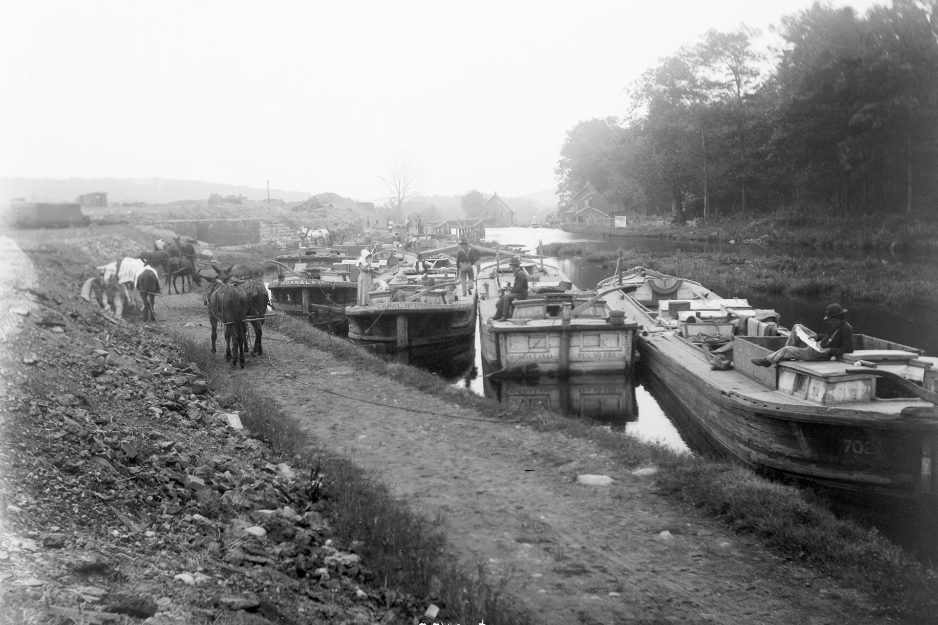 This photo shows us that traffic was still busy on the Morris Canal on Sept 27, 1904. Boats and mule teams wait their turn to descend Plane 5 East in Wharton.