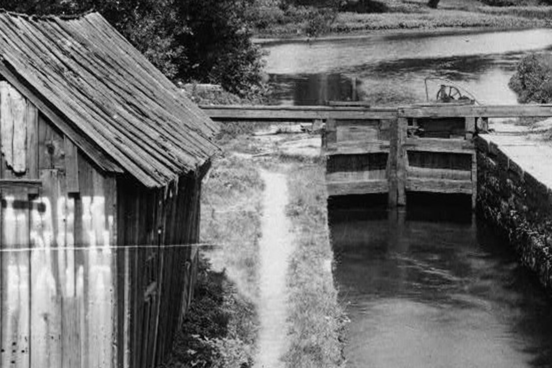 Lock 10 East lowered boats from the canal into the slack water of the Rockaway River behind the Powerville Dam.