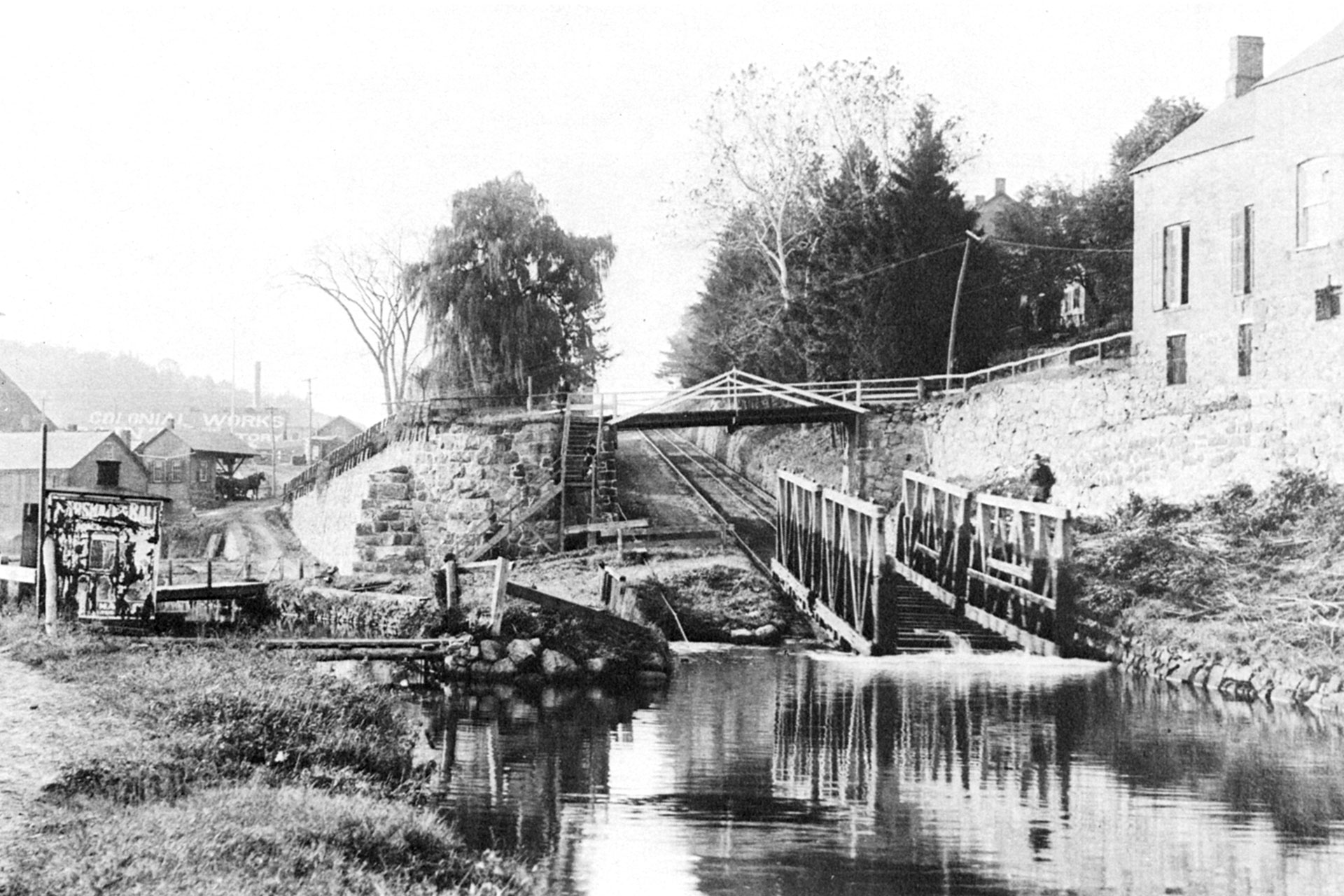 An empty plane car ascends Plane 7 East in Boonton, perhaps to pick up a canal boat at the plane’s head.
