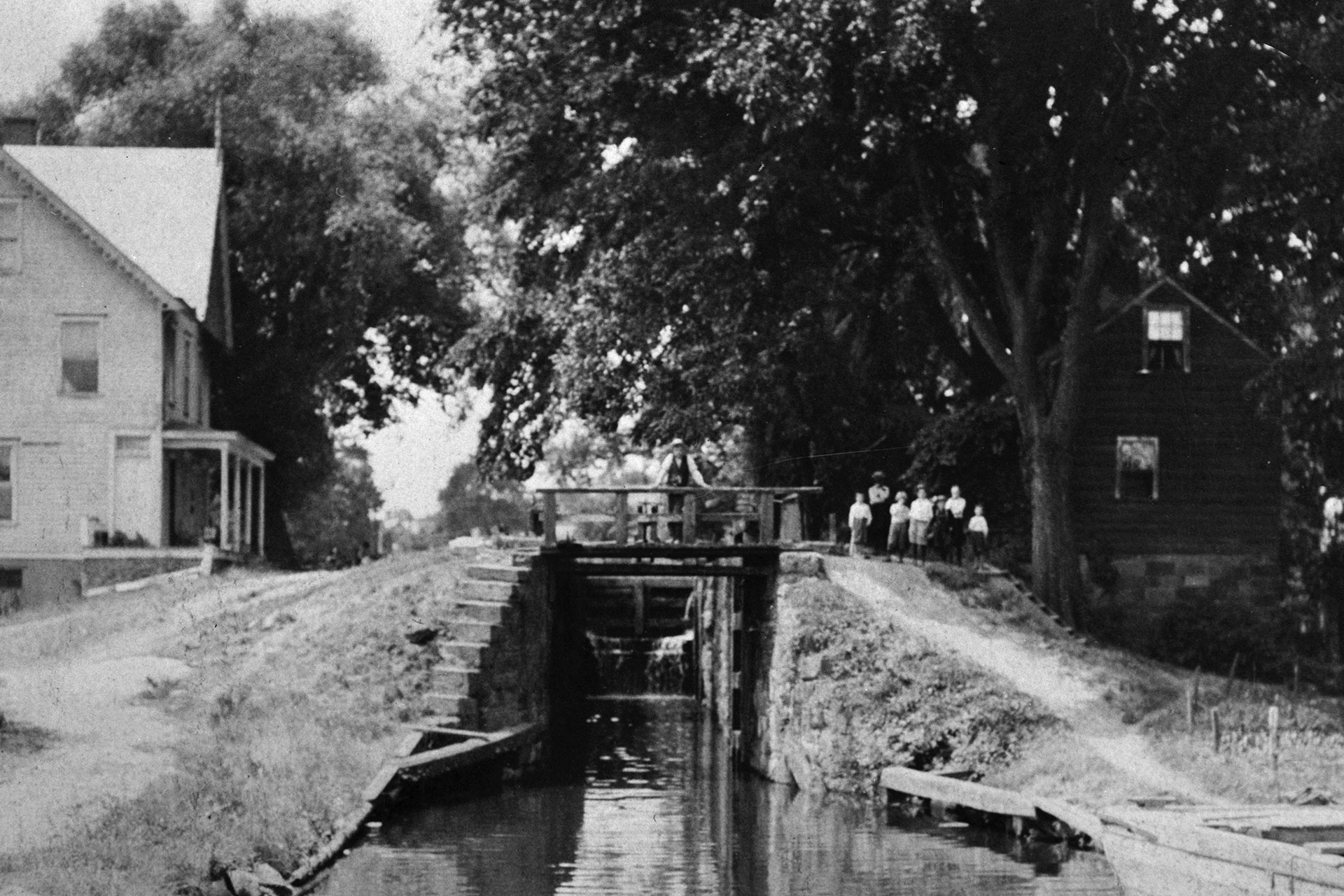 Lock 13 East was located on the east side of town, near Boonton High School. The house on the left was a general store, and was obliterated by the construction of Route 287.